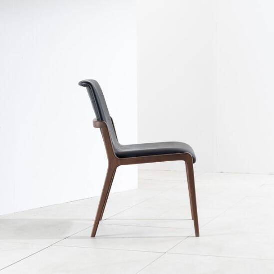 Obra Chair (accept pre-order)