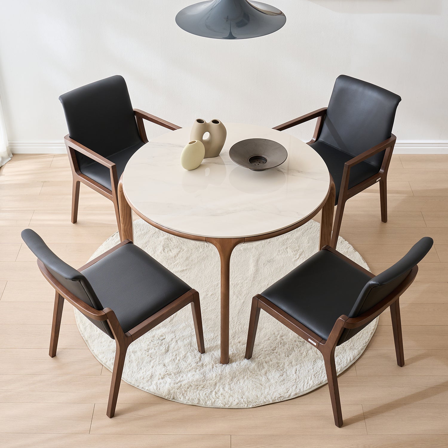 Laeti Round Dining Table 1000 (accept pre-order)