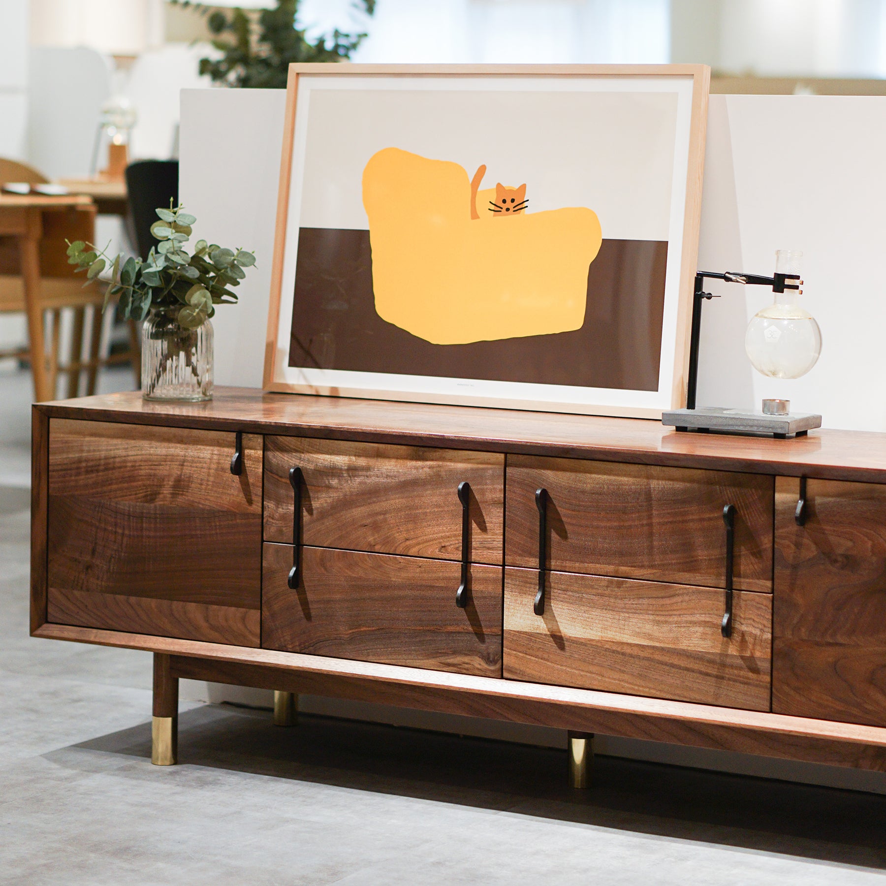 [Display Sale 40% off] Rodern TV Stand 02