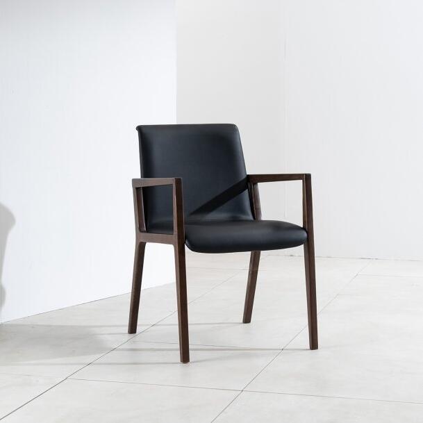 Obra Armchair (accept pre-order)