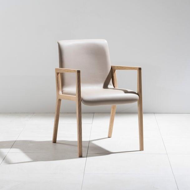 Obra Armchair (accept pre-order)