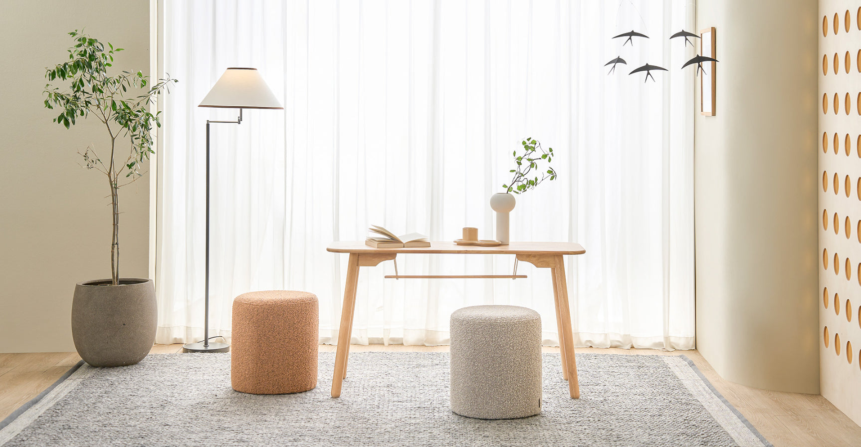 Aro Bouclé Round Stool S