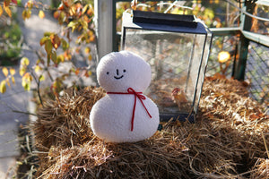 [Pre-Order 25% off] Snowman Cushion