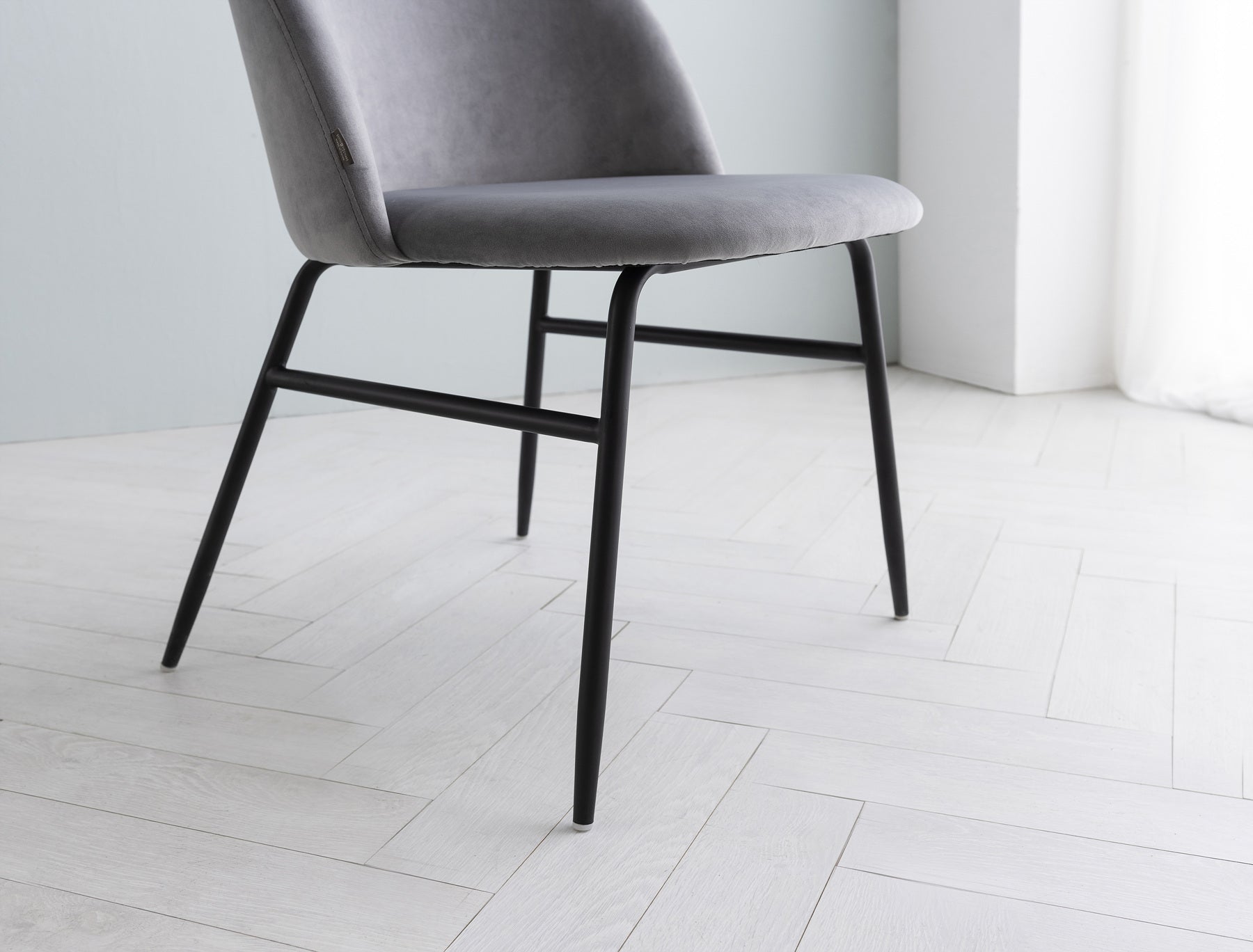 Serena Chair (accept pre-order)