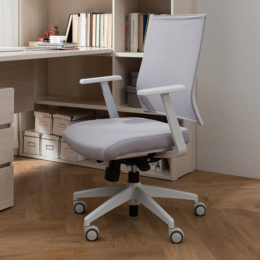 Ria Chair (accept pre-order)