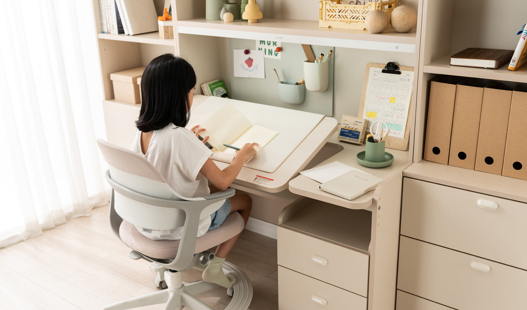 Ronan Adjustable Desk (accept pre-order)