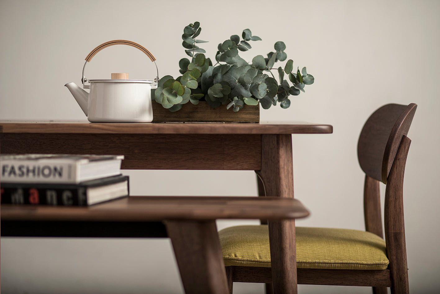 Retro Bench Walnut