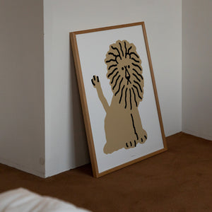 Lion White Poster in Alder Wood Frame
