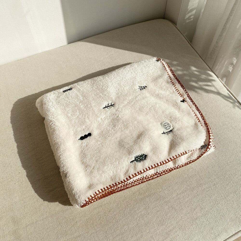 [Pre-Order 25% off] Winter Forest Blanket Cream